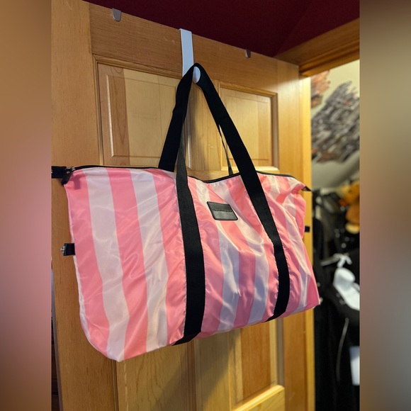NEW‼️ VICTORIA'S Secret Lightweight & Pakable Weekend Tote Bag striped 2pc - Picture 11 of 16